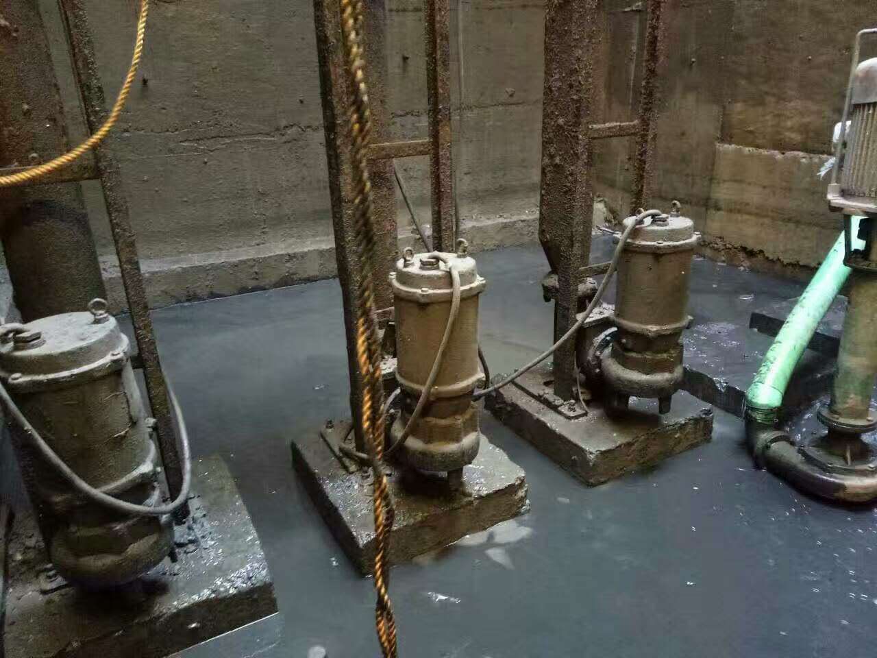 兴城污水池清理